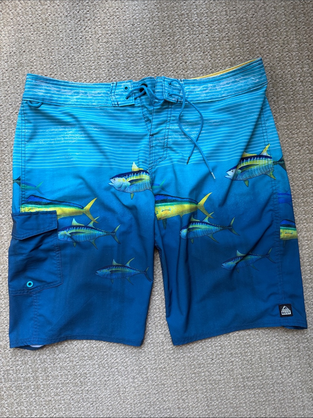 Reef Men's Blue and Yellow Tuna-Print Swim Shorts